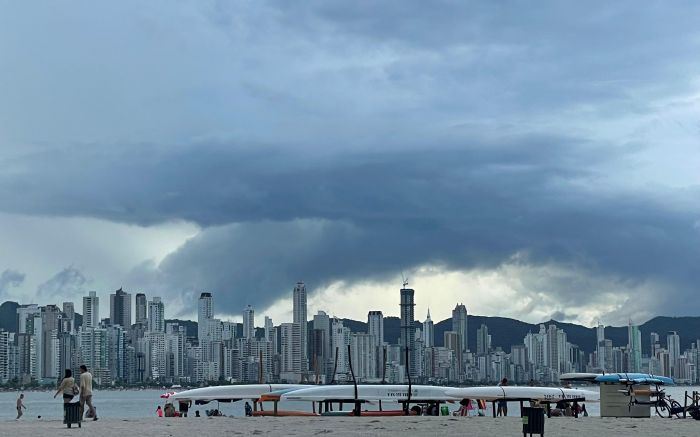 Condições de temporais persistem até a manhã de quarta-feira (Foto: João Batista)