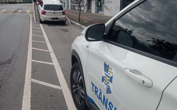 Abordagem aconteceu na 4ª avenida (Foto: BC Trânsito)