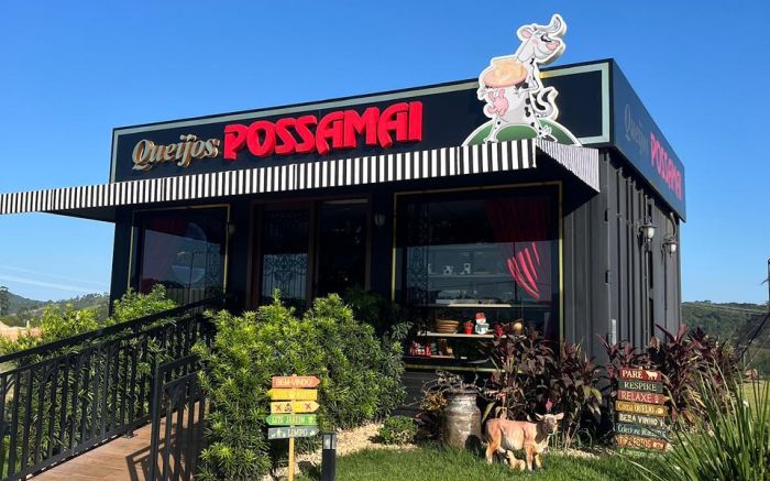 Queijos premiados da Possamai estão à venda em Ilhota, ao lado do Quick Stop (Foto: Ana Zigart)