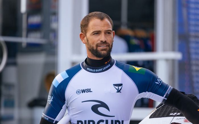 Alejo é citado como inspiração por campeões mundiais no vídeo (Foto: WSL)