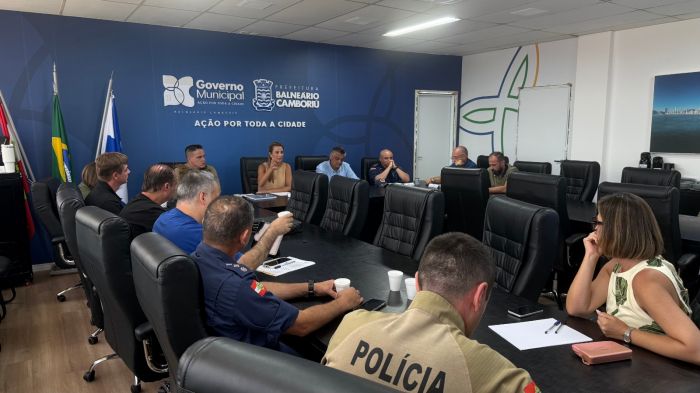 Reunião na prefeitura definiu que guarda-vidas trabalharão à noite durante o show de Ana Castela, no sábado (Foto: Divulgação)