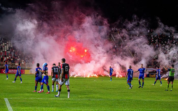 Confusão foi durante a derrota do JEC para o Marcílio Dias por 4 a 2 (Foto: Vica Bueno)