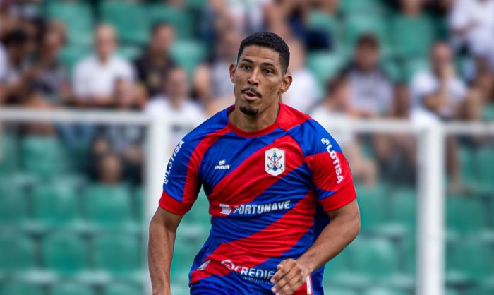 Camisa 9 não marcou nenhum gol em seis partidas no estadual (Foto: Vica Bueno)