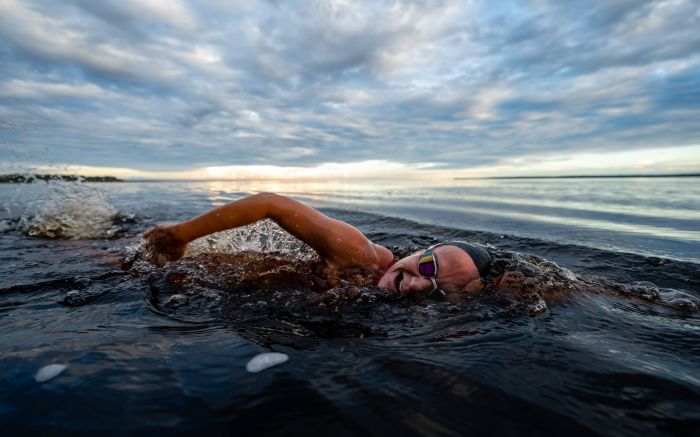 Sandra Koch-Egg transforma desafios no mar em pesquisa (Foto: Divulgação)