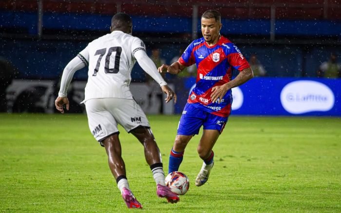 Marinheiro pode abrir seis pontos de vantagem para o Figueira (Foto: Vica Bueno)