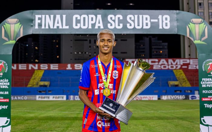 Drogba foi campeão da Copa SC sub-18 pelo Marinheiro (Foto: Vica Bueno)