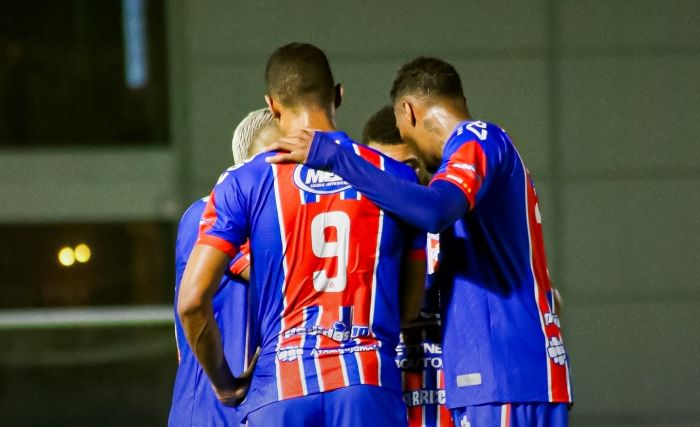 Gol da vitória saiu nos acréscimos do segundo tempo (Foto: Gleison Ferraz/Carlos Renaux)