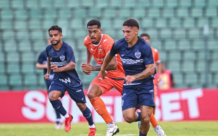 Equipes empataram em 1 a 1 no jogo de ida da semifinal (Foto: Tiago Winter)