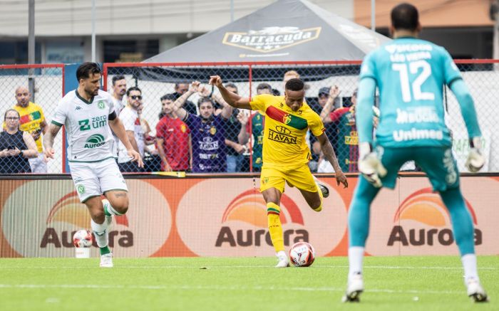 Marreco largou em vantagem vencendo por 1 a 0 em casa (Foto: Thiago Vasconcelos)