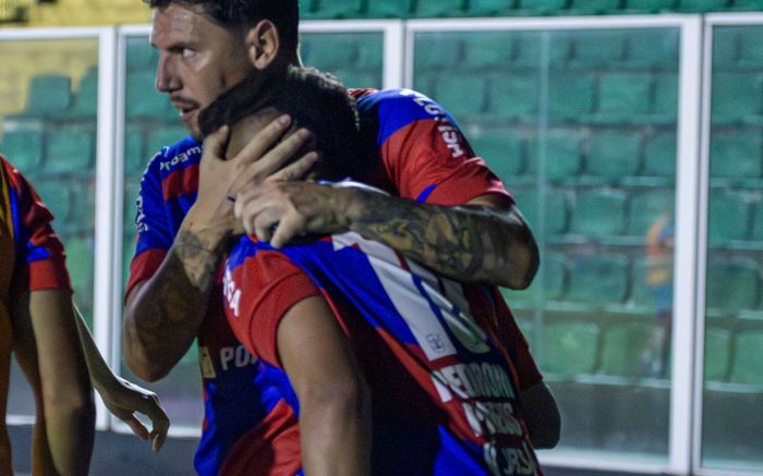 Marcílio teve um jogador a mais durante mais de um tempo (Foto: Vica Bueno)