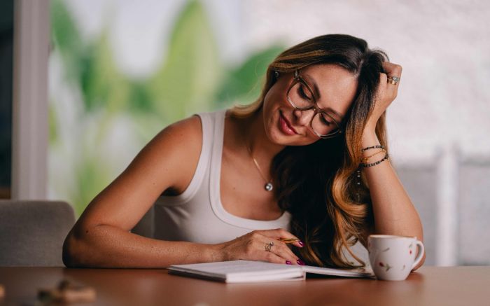 Yasmin Castilho vai conversar com leitores e autografa livros (Foto: Divulgação)