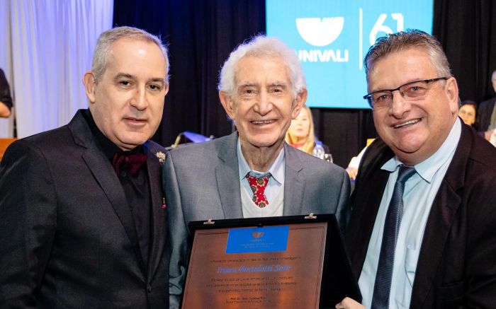 Irineu era pai do professor Jules Soto e participou da cerimônia de 61 anos da Univali no ano passado (Foto: Divulgação)