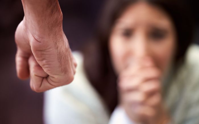 Agressões covardes aconteceram na noite de domingo (Foto: Ilustrativa/Envato)