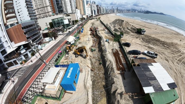 Primeira etapa das obras na avenida Atlântica começou nesta terça-feira, com bloqueios temporários (Foto: Divulgação/Prefeitura de Balneário Camboriú)
