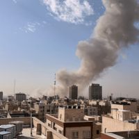 Mercados em alerta após ataque dos EUA ao Irã: impactos no Brasil e no mundo