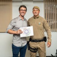 Dall revitaliza estruturas da PM e recebe homenagem em Itajaí