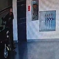 Scooter elétrica é furtada de garagem de prédio