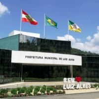 Luiz Alves abre seleção com salários de até R$ 13,7 mil