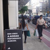 Abertura de lojas dispara 32% em BC e Camboriú