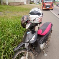 Colisão entre carro e motocicleta deixa duas pessoas feridas