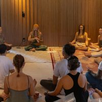 Manhã de yoga, matcha e autocuidado: Colinas de Camboriú recebe encontro exclusivo para mulheres