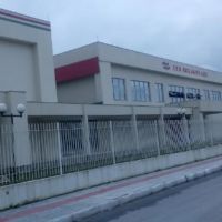 Denúncia de suspeito armado mobiliza PM em frente a escola