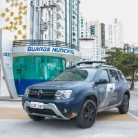 Mulher é asfixiada na praia Central