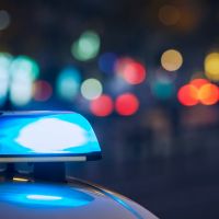 Mulher é assassinada por vizinho dentro de casa