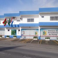 Compras no Paraguai durante curso pago pela câmara levantam suspeita sobre servidoras