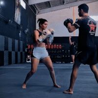 Mulheres com medida protetiva ganham curso de defesa pessoal