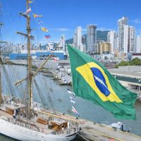 Domingo tem visitação gratuita ao Cisne Branco