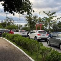 BR 101 travada bomba a fila do ferry boat em Itajaí