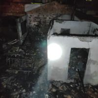 Fogo destrói casa e oficina em Barra Velha