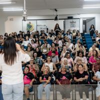 Mais de 100 mulheres participam do evento “Ellas na Câmara”