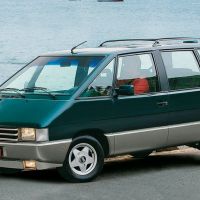 Primeira minivan do Brasil era cópia francesa