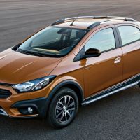 Novo Onix Activ chega mais alto e versátil