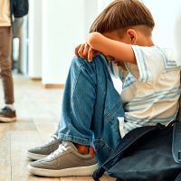 Aluno com autismo é agredido por professor em BC