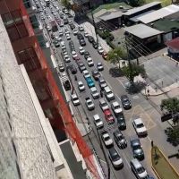 Caminhões quebrados travam trânsito em Itapema