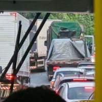 Tranqueira na BR 101 continua feia na região