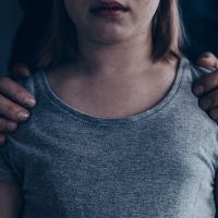 Empresário é investigado por assédio a menina de 13 anos