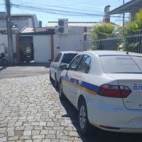 Vigilância "dá pito" em restaurante após denúncia de lixo irregular