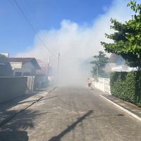 Incêndio na orla de Itajuba faz fumaça invadir casas e hotel