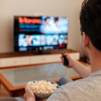 Veja o que chega aos streamings e aos cinemas em abril
