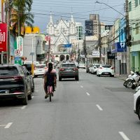 Ciclistas denunciam risco em ruas movimentadas