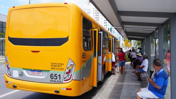 Multas para motoristas que invadirem a faixa começam na próxima semana