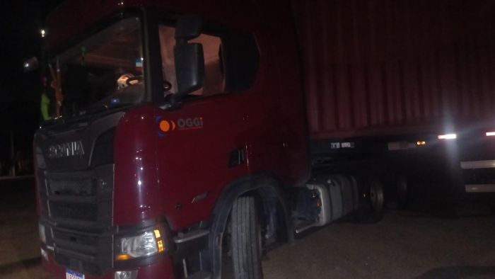 Acidente aconteceu na rodovia Antônio Heil e vítimas foram levadas ao Marieta