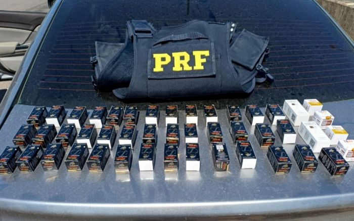 Os 42 anabolizantes foram apreendidos pela Polícia Rodoviária Federal (Foto: Divulgação PRF)