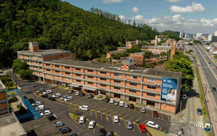 Legenda: São 46 projetos da Univali que contribuíram para a certificação (Foto: Dales Hoeckesfeld)