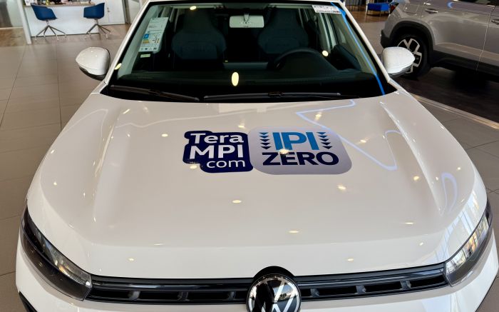 Redução do IPI diminuiu preço de modelos populares e aumentou a procura por carros zero km nas concessionárias (Foto: Gabi Rudolf)