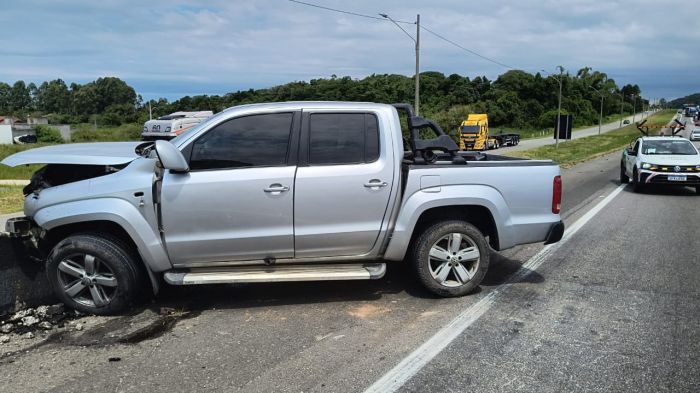 Acidente na BR 101 mobilizou bombeiros voluntários, Arteris e PRF na tarde deste domingo